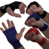 Handbandage mit Knöchelschutz und elastischer Handgelenksbandage, erhältlich in mehreren Farben.