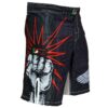 Schwarze MMA-Shorts mit rotem Faust-Design, hoher Tragekomfort und Flexibilität für Kampfsport.