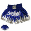 Traditionelle Muay Thai Shorts in Blau mit silbernen Flammen und elastischem Bund.