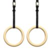 Zwei Holz-Turnringe mit stabilen, schwarzen Gurten und Metallverschlüssen, ideal für Krafttraining und Calisthenics.